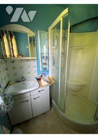 Plage et commerces à pied pour cette maison sur 1043m² de jardin