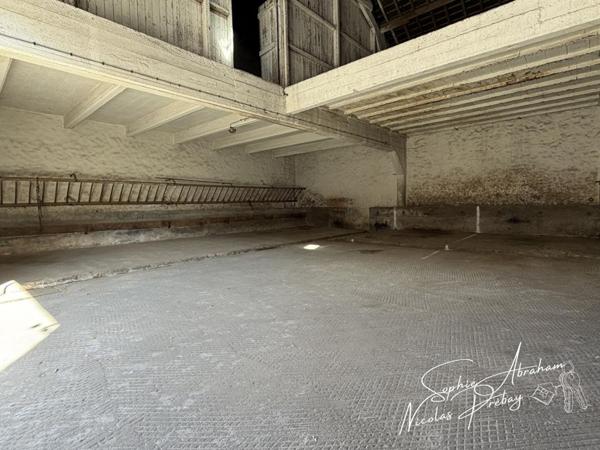 GRANGE DE 190 M² AVEC JARDIN ? C?UR DE TOURY