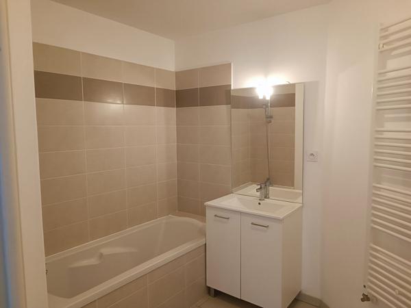 33150 CENON - Appartement Cenon 3 pièce(s) 56.96 m2 et  d'une terrasse de 6,45 m²