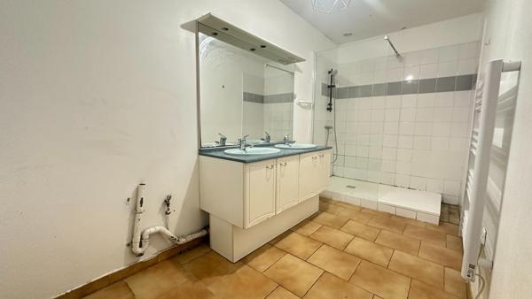 Un appartement lumineux en pleine verdure