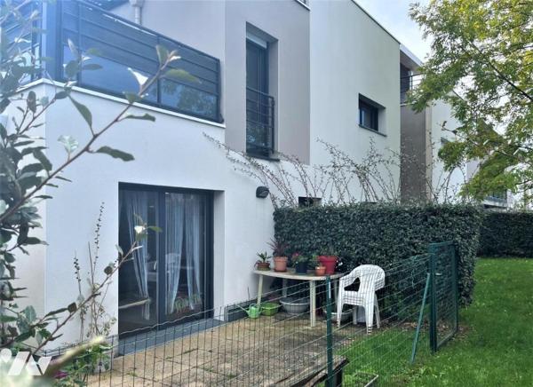 Sautron, cours Frédéric Chopin, T3 récent de 62 m², jardin, garage.