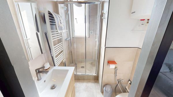 Studio lumineux Meublé à louer 15m2 Vitry-sur-Seine aux portes d'ivry-sur-seine