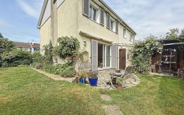 Maison à vendre    5 pièces • 95 m2 Voisins-le-Bretonneux