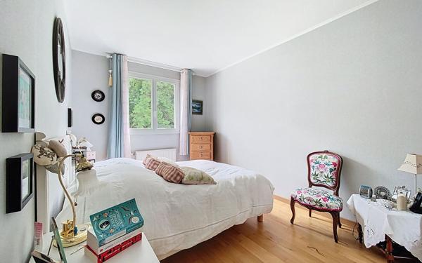 Maison à vendre    5 pièces • 95 m2 Voisins-le-Bretonneux