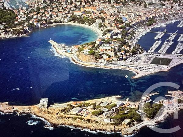 Maison à vendre  11 pièces - 277 m 2   BANDOL  - 83