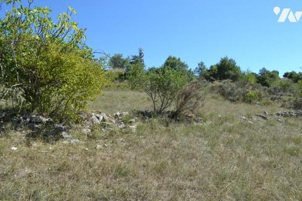 MAISON INDIVIDUELLE AVEC TERRAIN ATTENANT DE 1617 m²