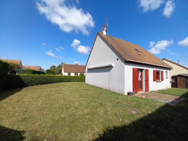 Pavillon familial 3 chambres, garage et terrain