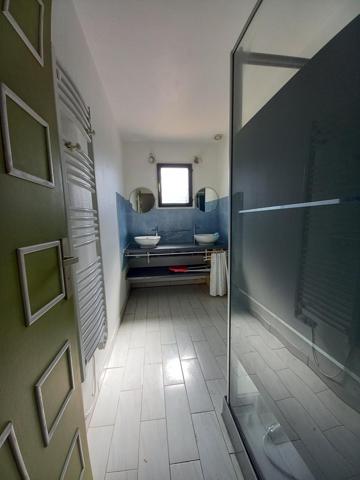 Pavillon familial 3 chambres, garage et terrain