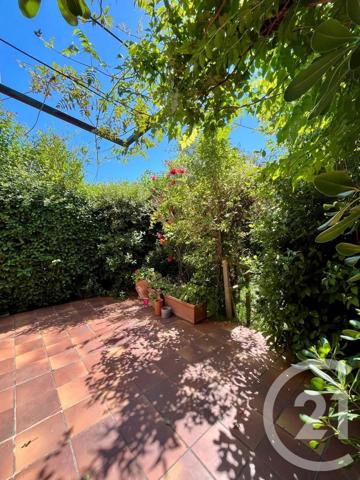 Appartement F3 à vendre  3 pièces - 55,80 m 2   ST CYR SUR MER  - 83