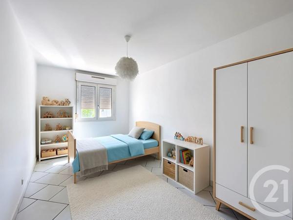 Appartement F4 à vendre  4 pièces - 81,87 m 2   ANTIBES  - 06