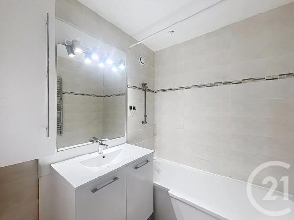 Appartement F4 à vendre  4 pièces - 81,87 m 2   ANTIBES  - 06