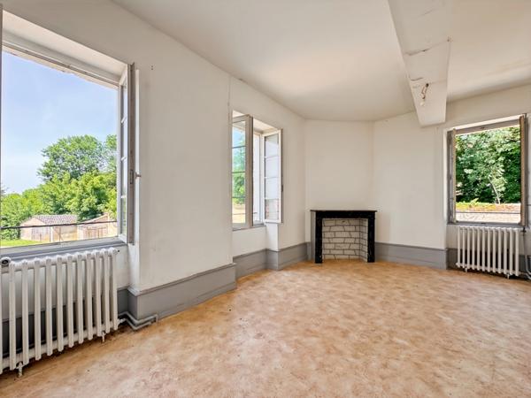 À vendre : Belle maison de caractère au cœur d'AUNAY EN BAZOIS (58) – Idéale pour investissement locatif !