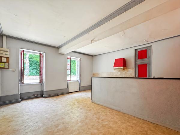 À vendre : Belle maison de caractère au cœur d'AUNAY EN BAZOIS (58) – Idéale pour investissement locatif !