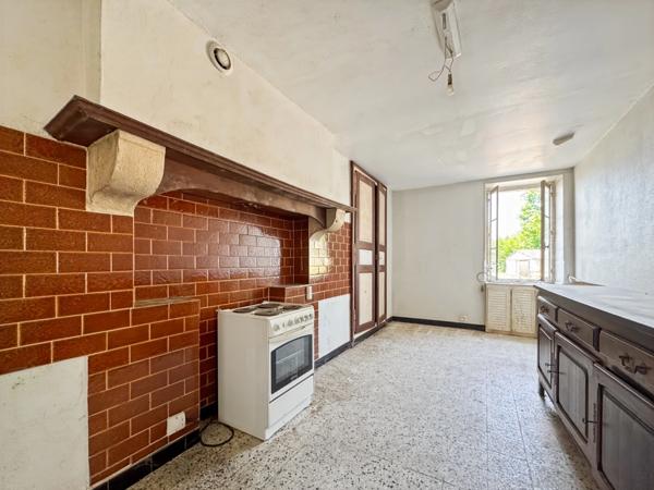 À vendre : Belle maison de caractère au cœur d'AUNAY EN BAZOIS (58) – Idéale pour investissement locatif !