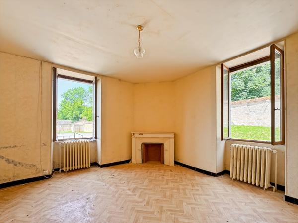 À vendre : Belle maison de caractère au cœur d'AUNAY EN BAZOIS (58) – Idéale pour investissement locatif !