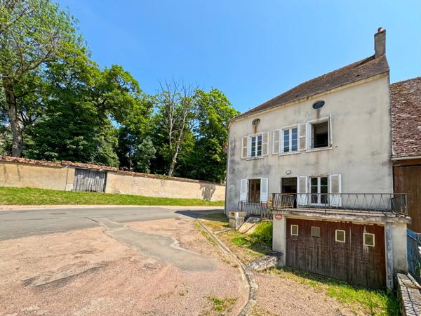 À vendre : Belle maison de caractère au cœur d'AUNAY EN BAZOIS (58) – Idéale pour investissement locatif !