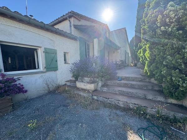 Maison familiale de 205m² sur un terrain entièrement clos de 2200m² Bram (11150)
