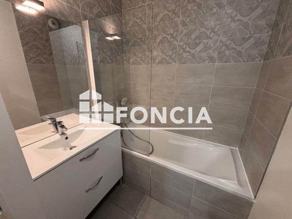 Location Appartement 3 pièces 56.17 m² - 27BIS CHEMIN FOND ROSE Caluire Et Cuire 69300