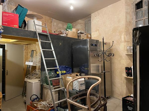 Fonds de restauration avec Extraction donnant sur LA FLECHE