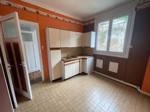Immeuble de rapport à vendre à Saint-Pol-sur-Ternoise dans le Pas-de-Calais (62130), ref : 2334   
CENTRE