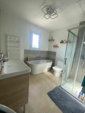 Maison Istres 6 pièce(s) 95 m2 PISCINE JARDIN ET GARAGE