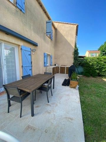 Maison Istres 6 pièce(s) 95 m2 PISCINE JARDIN ET GARAGE