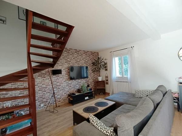 Maison Istres 6 pièce(s) 95 m2 PISCINE JARDIN ET GARAGE