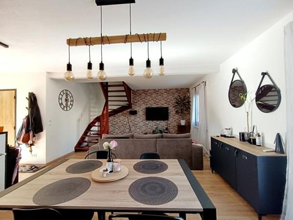 Maison Istres 6 pièce(s) 95 m2 PISCINE JARDIN ET GARAGE