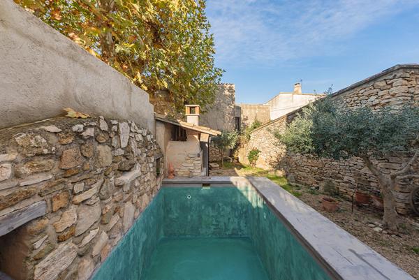 EGUILLES : Bastide T5 en R+2 d'environ 150 m² avec 4 grandes chambres