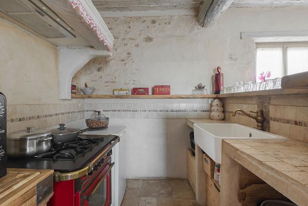 EGUILLES : Bastide T5 en R+2 d'environ 150 m² avec 4 grandes chambres