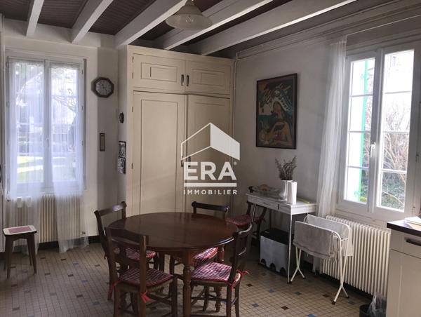 SAINTE FOY LA GRANDE - maison de plain-pied 124m² avec garage et jardin.