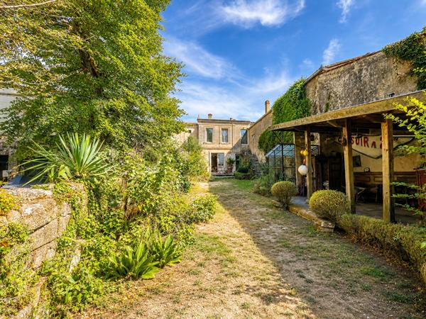Maison à vende à 35 mn de Bordeaux et 20 Mn de Libourne