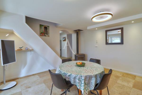 VILLA LUMINEUSE AU CALME AVEC TERRASSE DEPENDANCE GARAGE JARDIN ARBORE PUIT