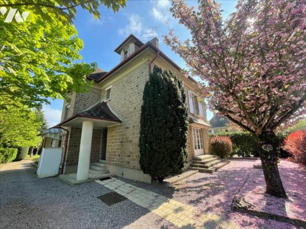 CONDE EN NORMANDIE CENTRE VILLE MAISON DE 8 PIECES