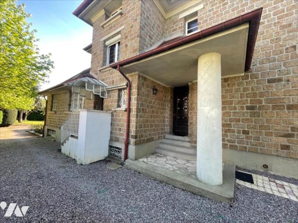 CONDE EN NORMANDIE CENTRE VILLE MAISON DE 8 PIECES