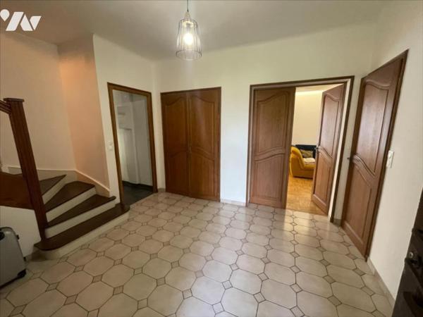 CONDE EN NORMANDIE CENTRE VILLE MAISON DE 8 PIECES