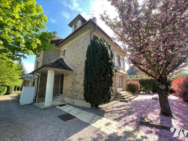 CONDE EN NORMANDIE CENTRE VILLE MAISON DE 8 PIECES