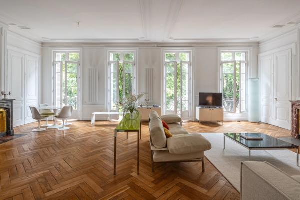 LYON 6 - PUVIS de CHAVANNES- Appartement de 203,59 m² - 5 chambres - balcon - 1 Cave
