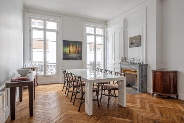 LYON 6 - PUVIS de CHAVANNES- Appartement de 203,59 m² - 5 chambres - balcon - 1 Cave