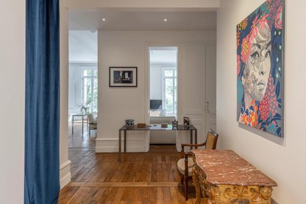 LYON 6 - PUVIS de CHAVANNES- Appartement de 203,59 m² - 5 chambres - balcon - 1 Cave