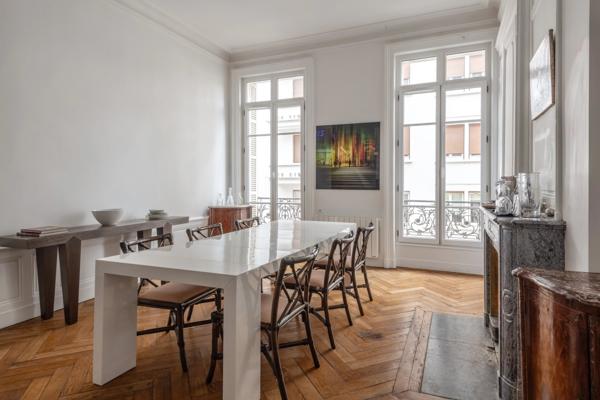 LYON 6 - PUVIS de CHAVANNES- Appartement de 203,59 m² - 5 chambres - balcon - 1 Cave