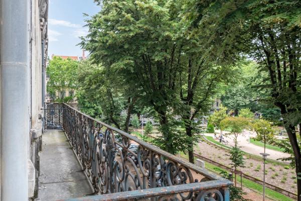 LYON 6 - PUVIS de CHAVANNES- Appartement de 203,59 m² - 5 chambres - balcon - 1 Cave