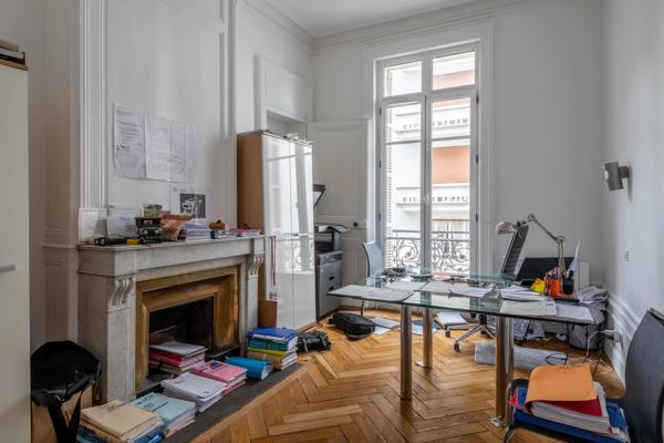 LYON 6 - PUVIS de CHAVANNES- Appartement de 203,59 m² - 5 chambres - balcon - 1 Cave
