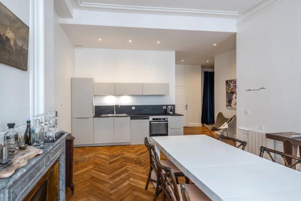 LYON 6 - PUVIS de CHAVANNES- Appartement de 203,59 m² - 5 chambres - balcon - 1 Cave
