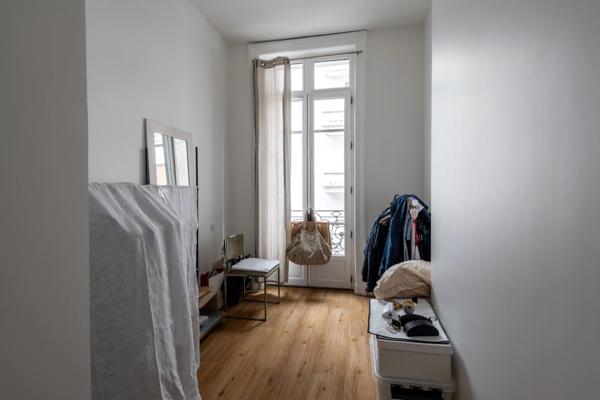 LYON 6 - PUVIS de CHAVANNES- Appartement de 203,59 m² - 5 chambres - balcon - 1 Cave