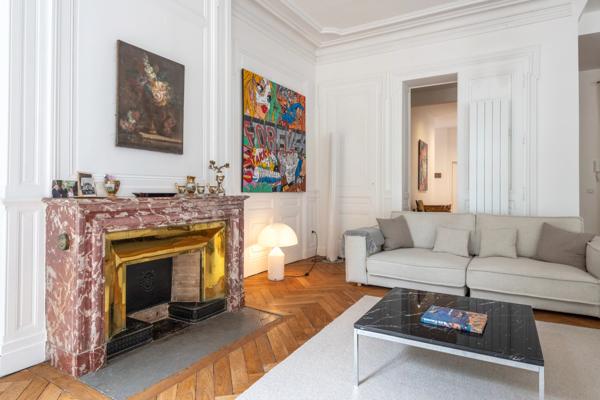 LYON 6 - PUVIS de CHAVANNES- Appartement de 203,59 m² - 5 chambres - balcon - 1 Cave
