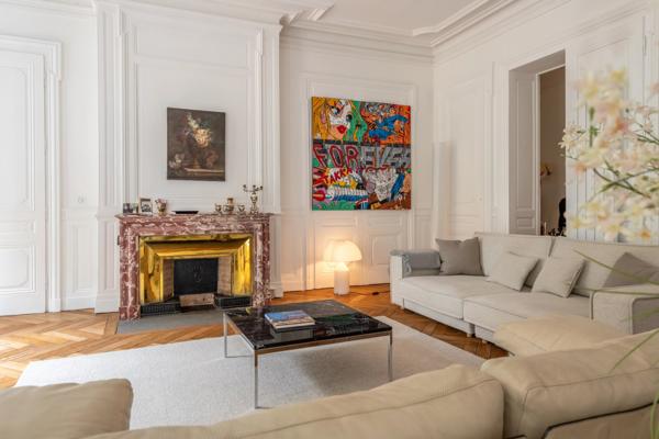 LYON 6 - PUVIS de CHAVANNES- Appartement de 203,59 m² - 5 chambres - balcon - 1 Cave