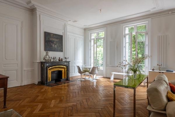 LYON 6 - PUVIS de CHAVANNES- Appartement de 203,59 m² - 5 chambres - balcon - 1 Cave