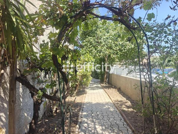 Maison
         4 pièces
        - 84 m² Exclusivité 267 500 € *