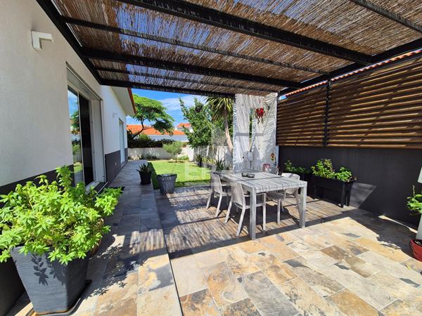 À vendre à Pollestres : Villa 3 faces - 3 chambres - Jardin - Piscine